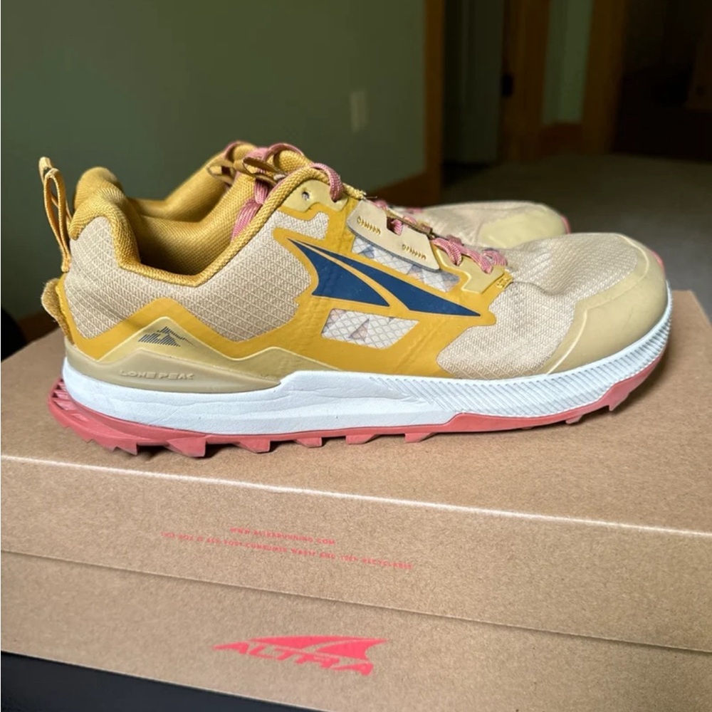 Altra Men’s Lone Peak 7 Trail Running Shoes (8.5)